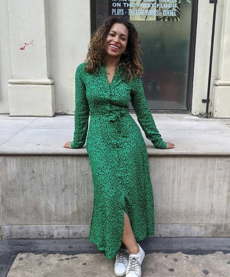 Moya Lothian McLean アダルトモデル 写真