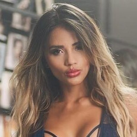 Karina Garcia アダルトスター アーカイブ