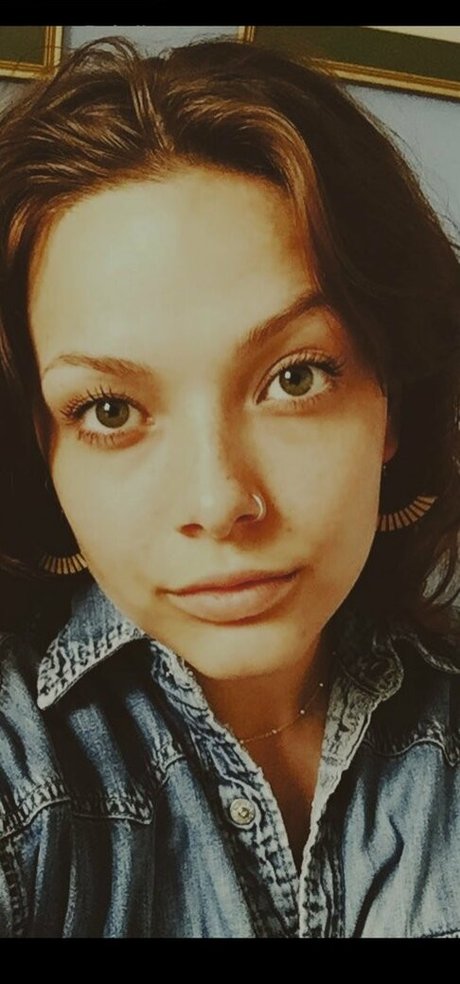 Molly Mae Osborne ポルノスター 写真