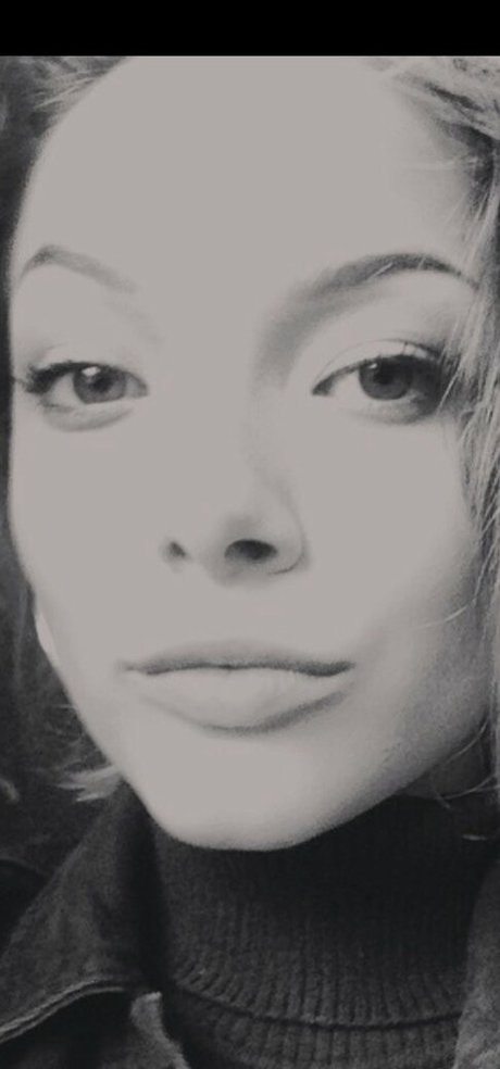 Molly Mae Osborne ポルノモデル 写真