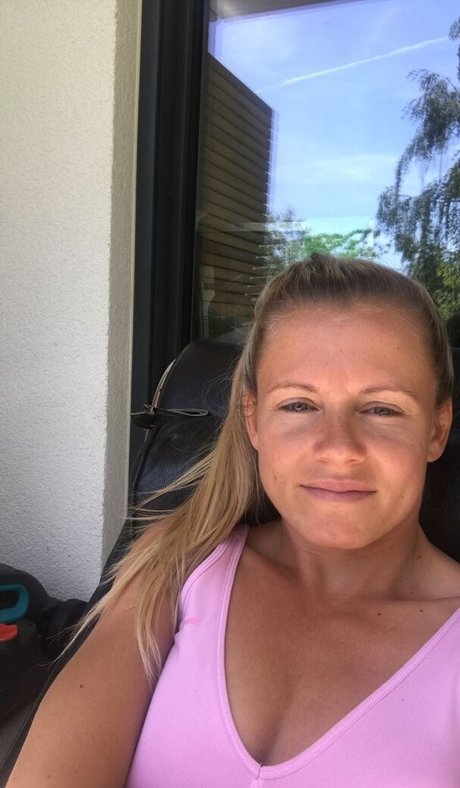 Julia Simic ポルノスター ベスト ギャラリー