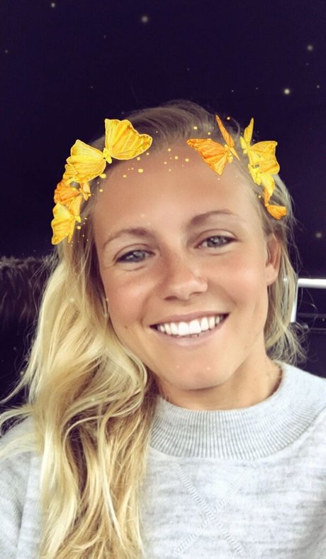 Julia Simic ポルノ女優 ギャラリー