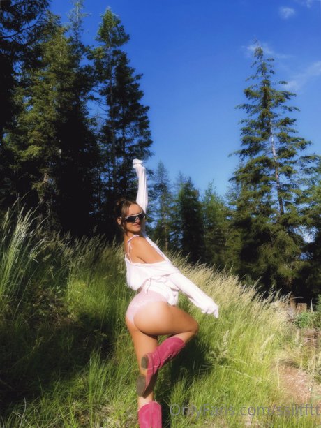 Flaurescent ポルノスター 写真