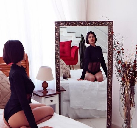 Maaanuelee ポルノモデル 画像