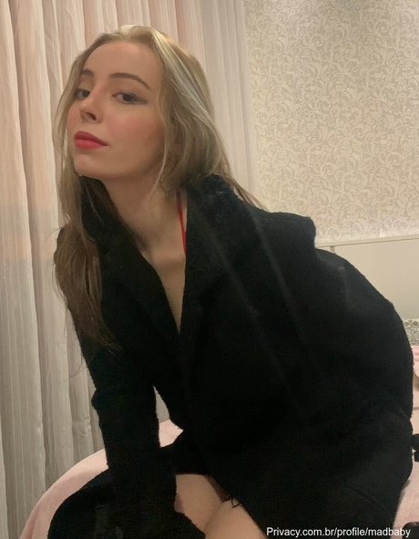 キティ・ウェット・オンリーファンズ 無料セクシー 写真