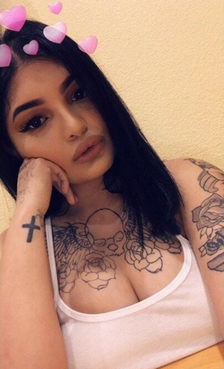 セーリングオンリーファンズ ポルノ 写真