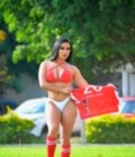 Eumicheli rocha セクシー女優 画像