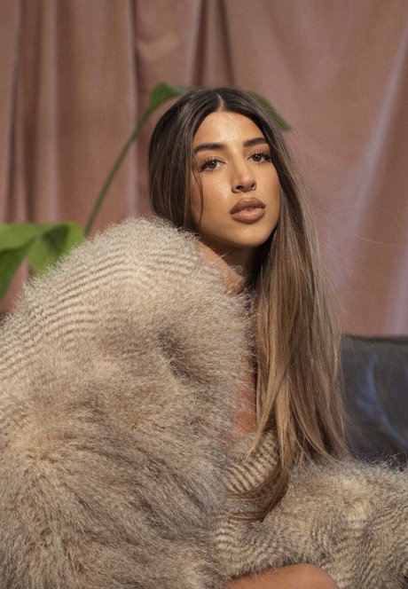 アマチュアブロンドオンリーファンズ ポルノ 画像