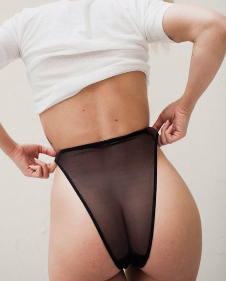 白人BBW オンリーファンズ エロチック 写真