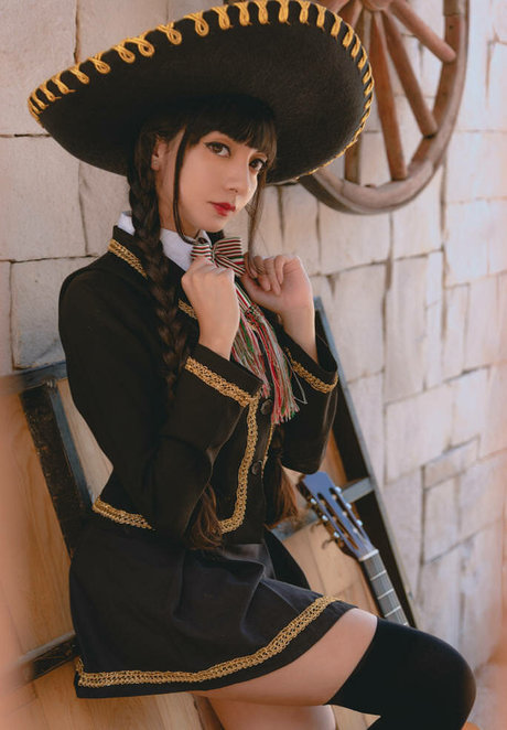 May Sakaali スター xxx 画像