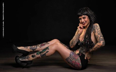 LyndenParkStudio ヌードモデル 写真