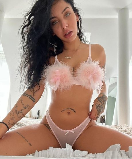 Sara Benamara アートモデル 写真