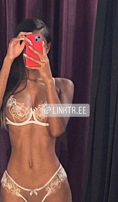 Vinetria ポルノモデル 写真