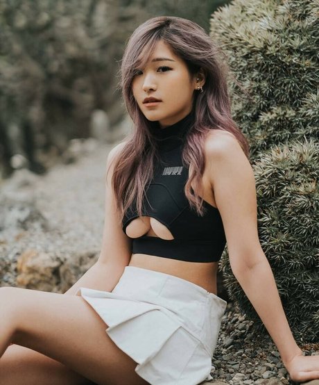 YoonHyoonAikuros XXXモデル 写真