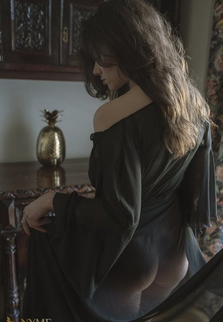 Kristina Pustovar スター ヌード ギャラリー