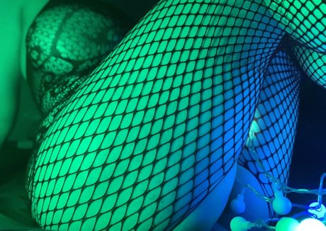 ぽっちゃりカップルオンリーファンズ ヌード 画像