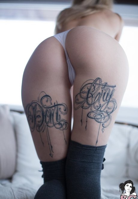 キティ・ウェット・オンリーファンズ 無料アダルト 写真