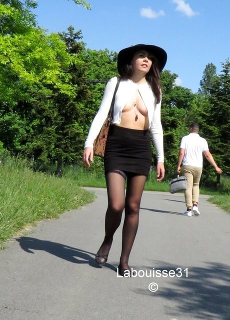 パンツを食い込ませるオンリーファンズ トップ 写真