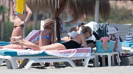 Vogue Williams セクシーモデル 写真