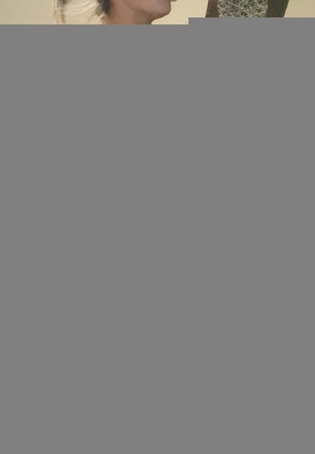 Blueeyesbrielle 美しいモデル 画像