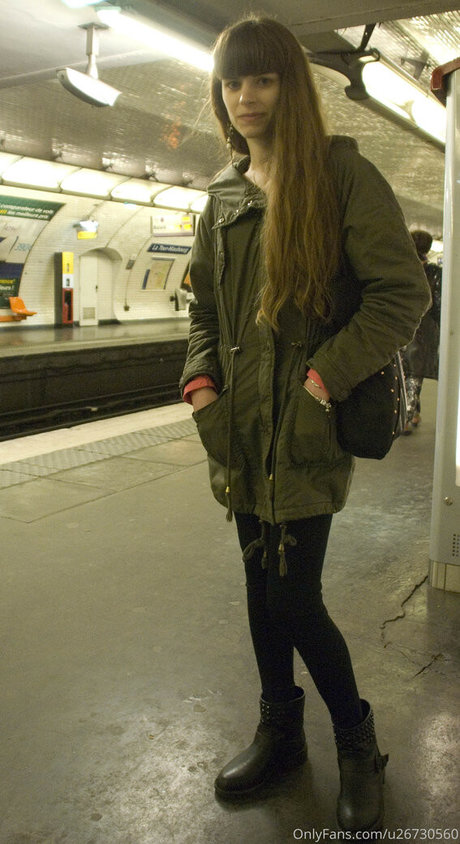 軍事オンリーファンズ アートポルノ 写真