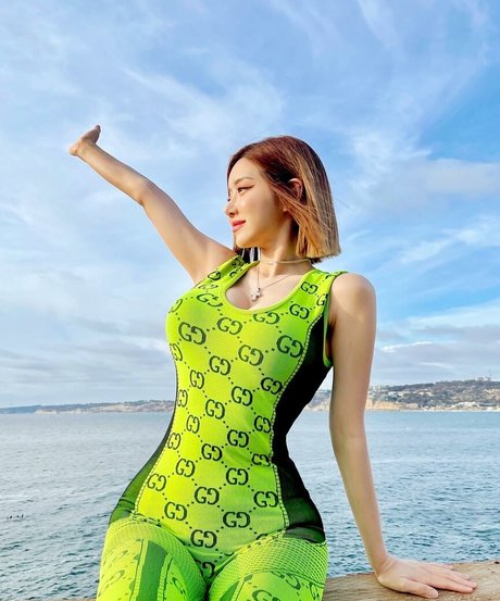 Deejaysoda ポルノ女優 写真