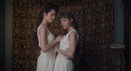 Mathilde Warnier トップモデル 写真