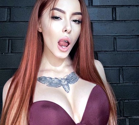 エモな痴女オンリーファンズ アダルト無料 写真