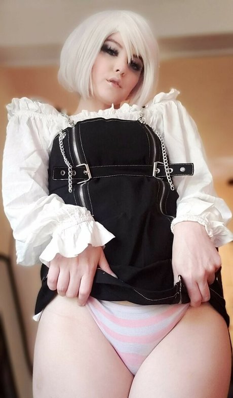 フラットオンリーファン セクシーヌード 写真