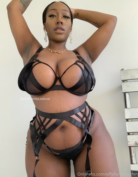 Effy Flame 素敵なスター 写真