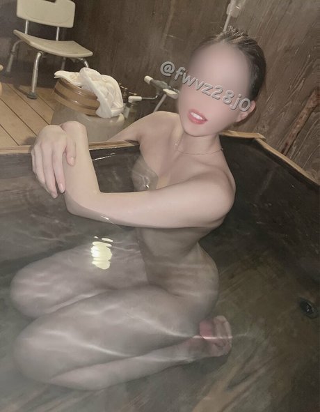 fwvz28j0 ポルノスター 裸 写真