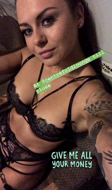 Paige Mills 可愛いモデル 写真