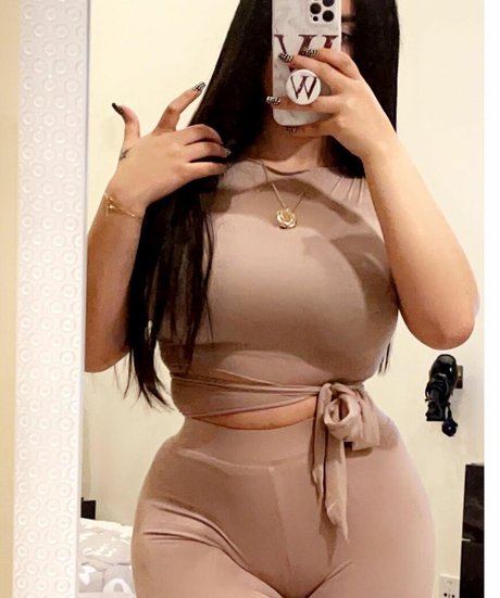 Wejdan Benarous ポルノスター ヌード 写真