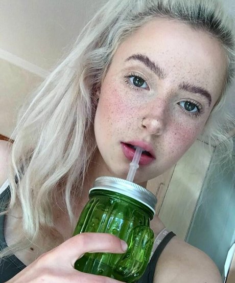 角質の女の子オンリーファンズ エロチック 画像