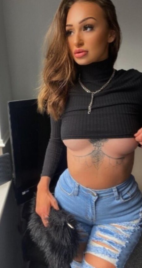 Sarah Golding セクシー女優 写真