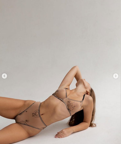 Anzhelika Mishagli 独占スター 写真