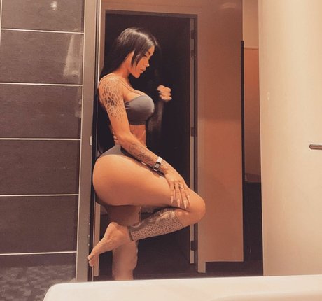 Laura Branyer ポルノ女優 画像