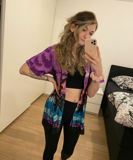 ワークアウト オンリーファンズ セクシーヌード ギャラリー