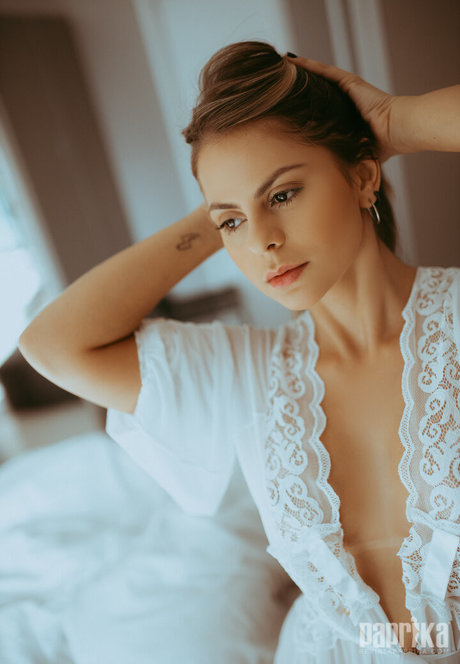 裸の女の子オンリーファンズ ホット裸 写真