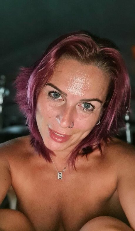 メコスジのオンリーファンズ えろ 画像