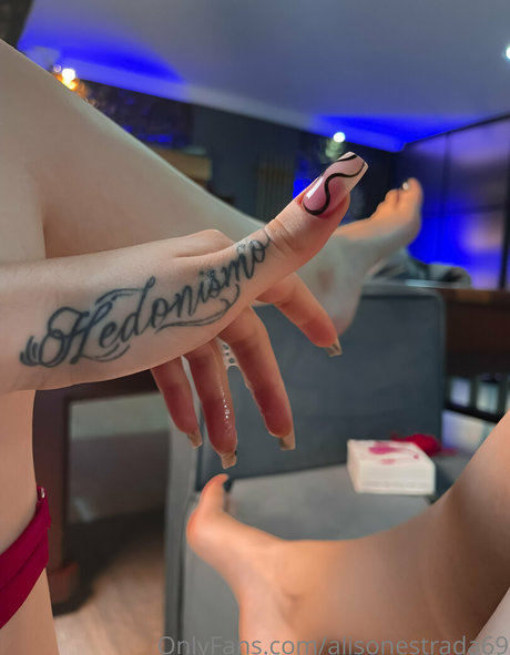 Alison Estrada エロティックなポルノスター 画像