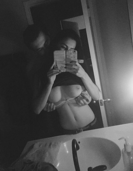 軍事オンリーファンズ 美しい裸 写真