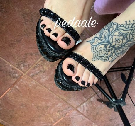 Pedaale セクシーなポルノスター 写真