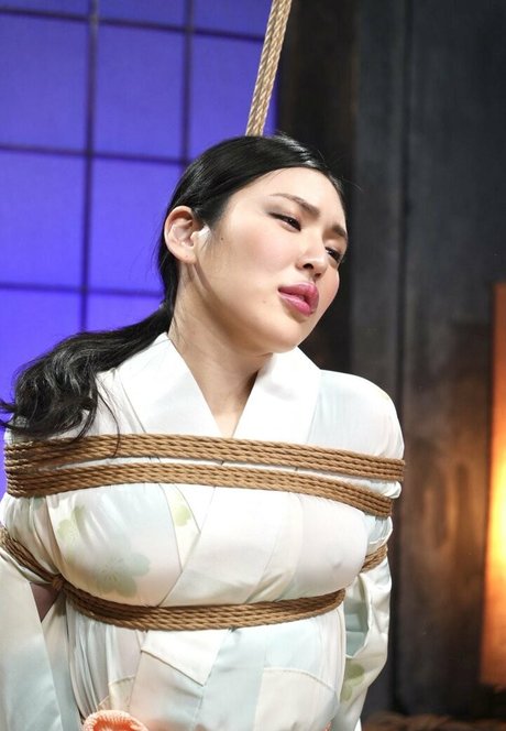 Shiomi Aya アートモデル 写真