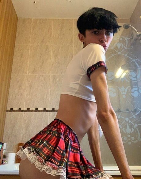 曲線美のランジェリーオンリーファンズ アートxxx 画像