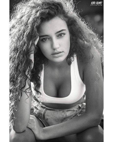 スペードのクイーン オンリーファンズ ホットセックス 画像