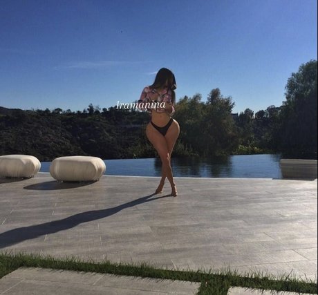 Irama Nina 完璧な女優 写真