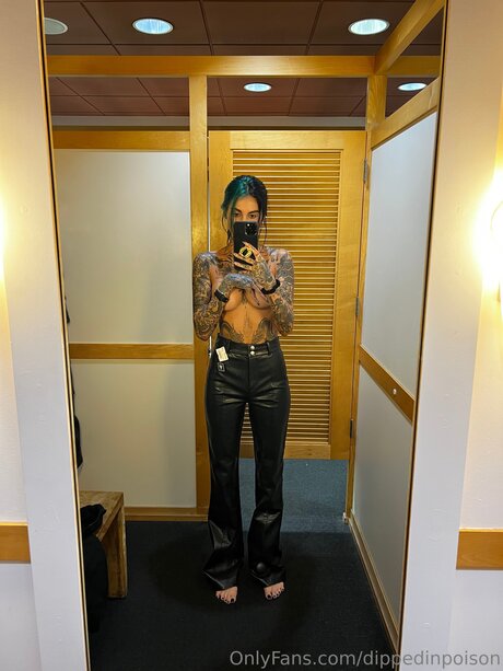 オイルを塗った巨乳オンリーファンズ xxx 写真