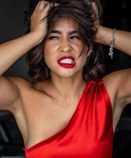 地元のオンリーファンズ 無料アダルト ギャラリー