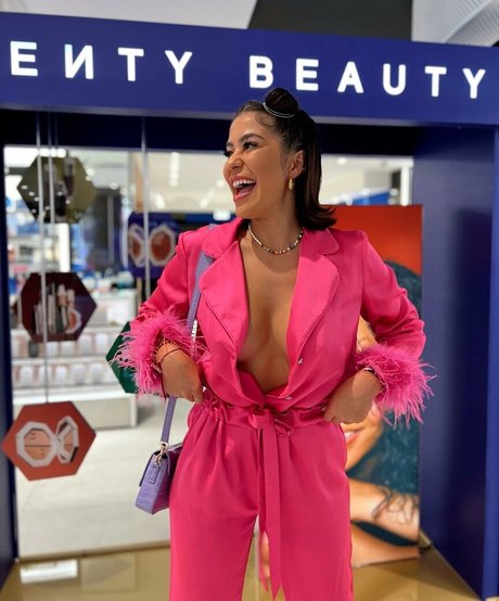 アフリカのオンリーファンズ 無料裸 ギャラリー